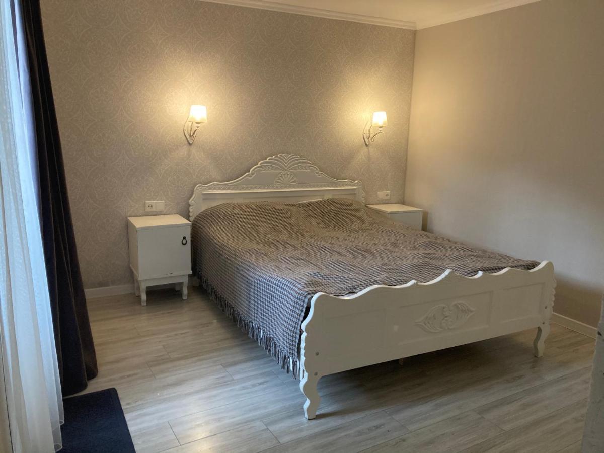 Nikas Guest House Borjomi ภายนอก รูปภาพ
