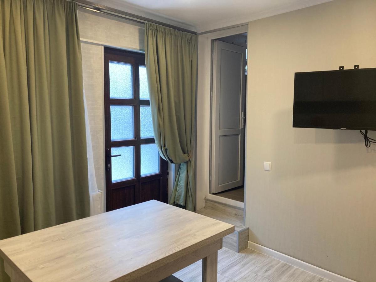 Nikas Guest House Borjomi ภายนอก รูปภาพ